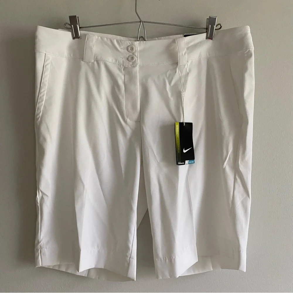 NWT NIKE White Mid Rise Bermuda Golf Shorts 10 1/2” Size 12